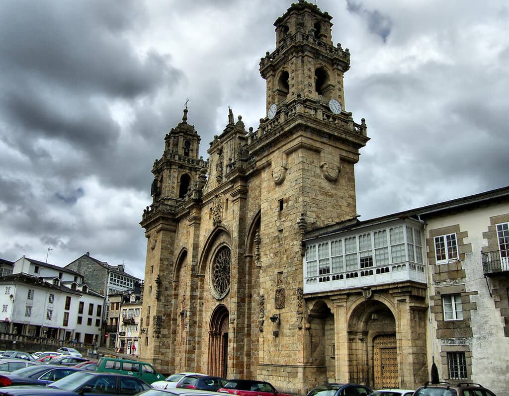 Estamos en el casco antiguo de Mondoñedo